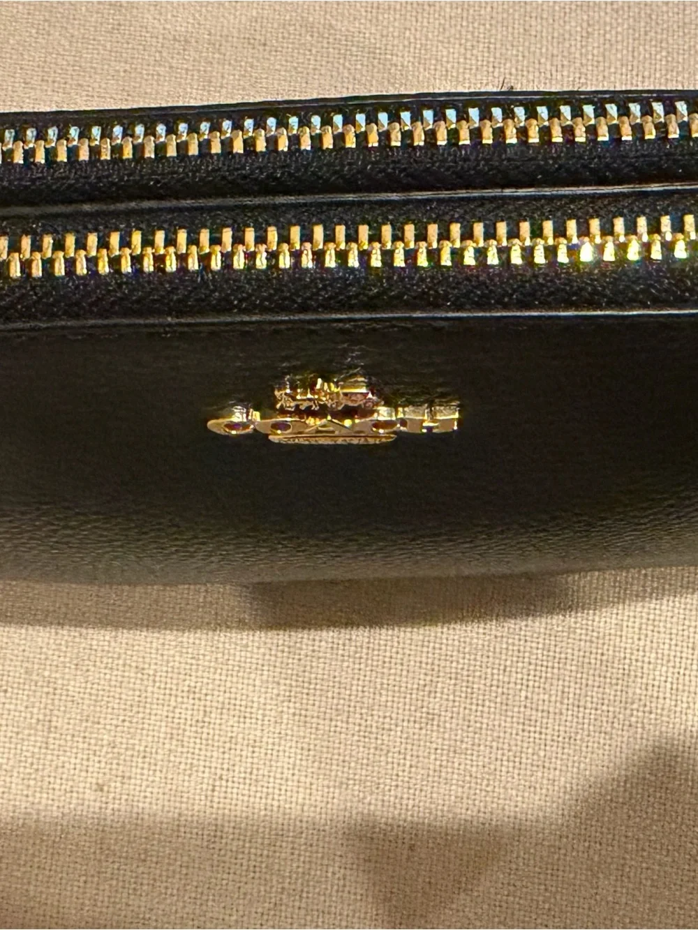 NWOT Coach Double Zip Black Pebbled Leather Wristlet with Gold Hardware